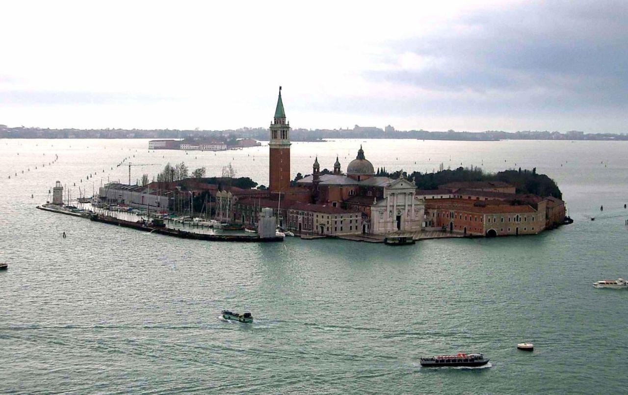 Maurizio House - Near The Train Station Apartamento Veneza Exterior foto