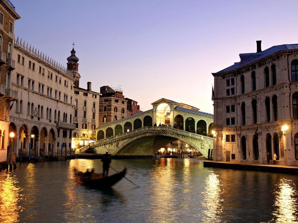 Maurizio House - Near The Train Station Apartamento Veneza Quarto foto